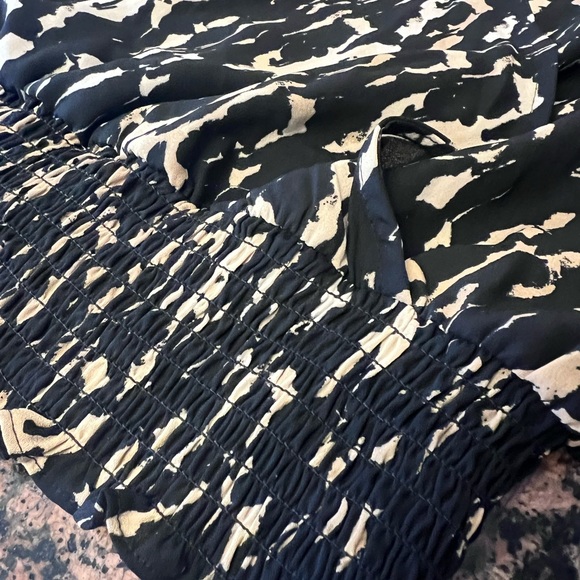 Sleeveless blouse - Picture 5 of 12